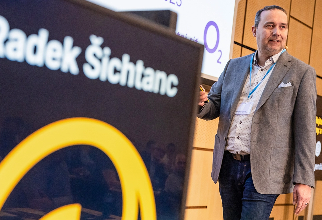 Roste počet DDoS útoků na aplikace. Jak se bránit, radí Radek Šichtanc