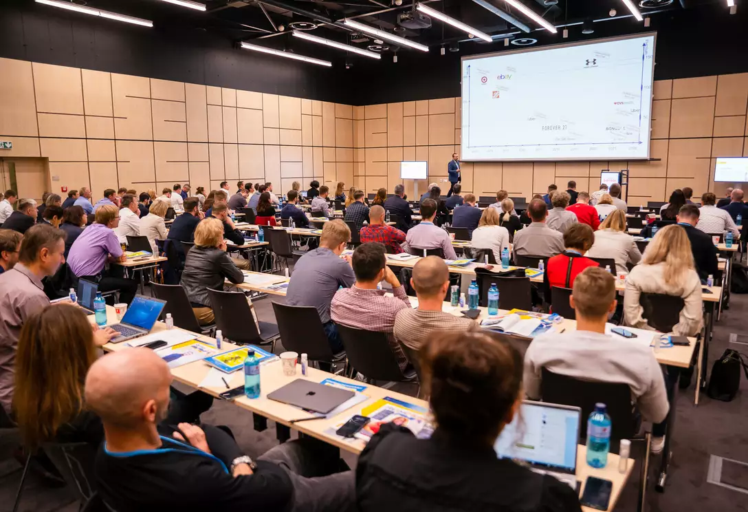 Konference Digitech 2022: Na retail m&iacute;ř&iacute; čtvrtina kyber&uacute;toků, n&iacute;zk&aacute; ochrana může položit i zdrav&eacute; firmy